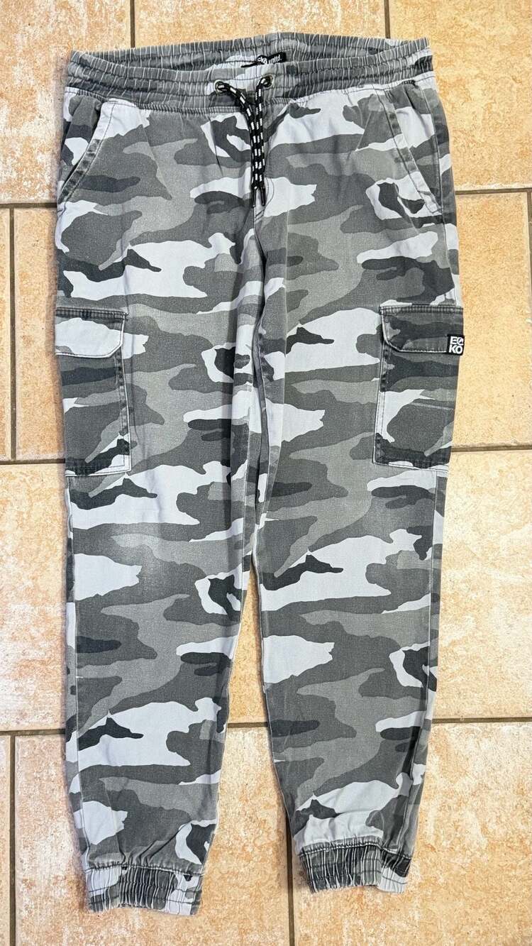 Ecko Unltd. Men's Gray Camo Cargo Jogger Pants